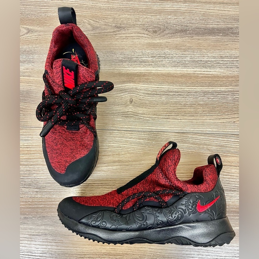 Nike City Loop Floral Shoes Womens Size 8 Black/University Red Sneakers